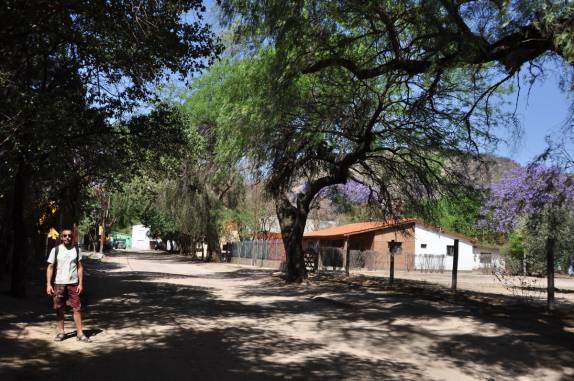 Caminhando na bucólica San Marcos Sierra, na Argentina